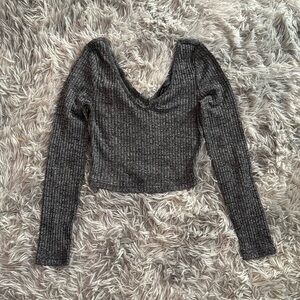 grey cropped long sleeve top